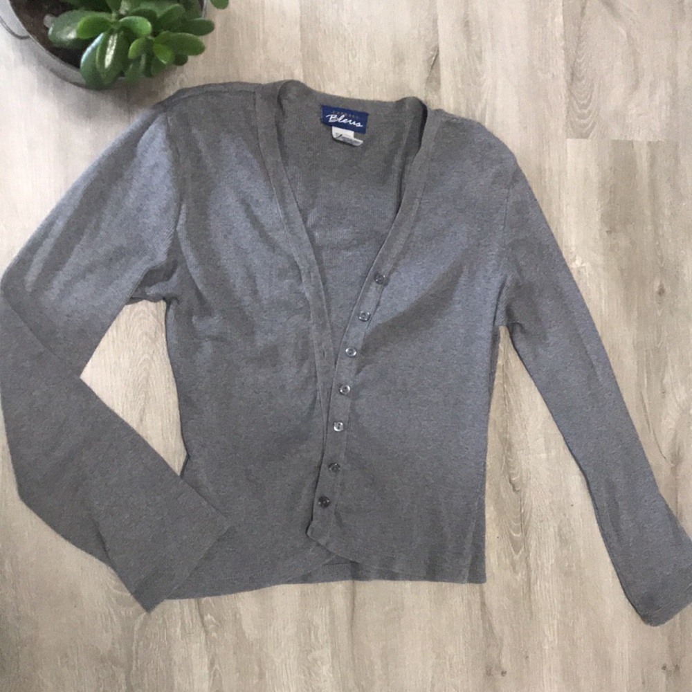 🦀 gray cardigan